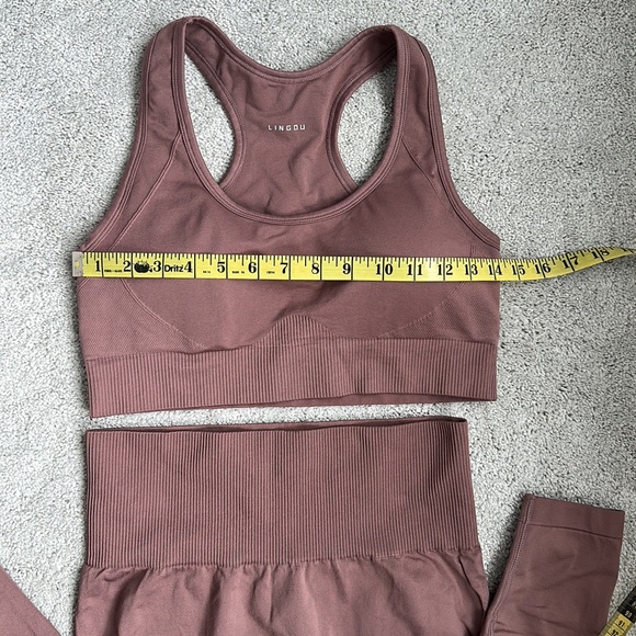 Lingdu Two Piece Yoga Set - Picture 6 of 9